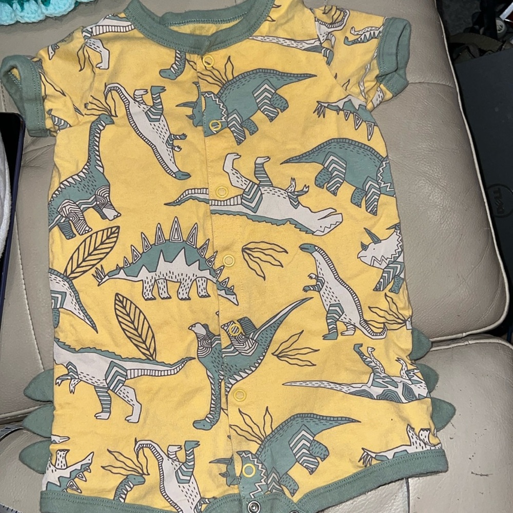 Carters Onesie size 12 months